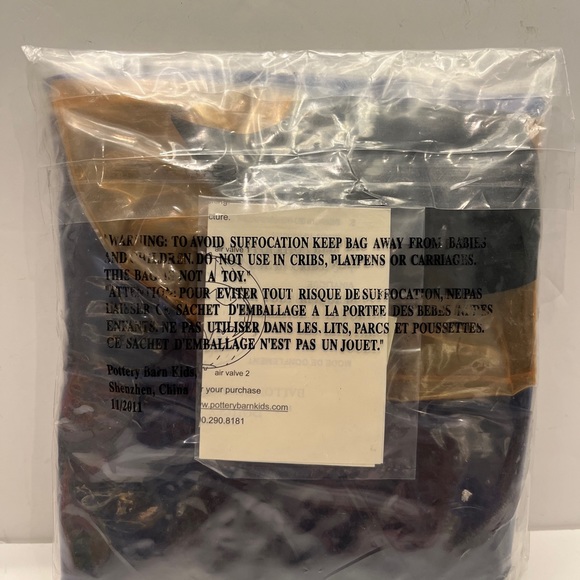 BATMAN Pottery Barn Kids Beach Ball 20" sealed New. Bat Signal LOGO Summer 2012 - Picture 3 of 9